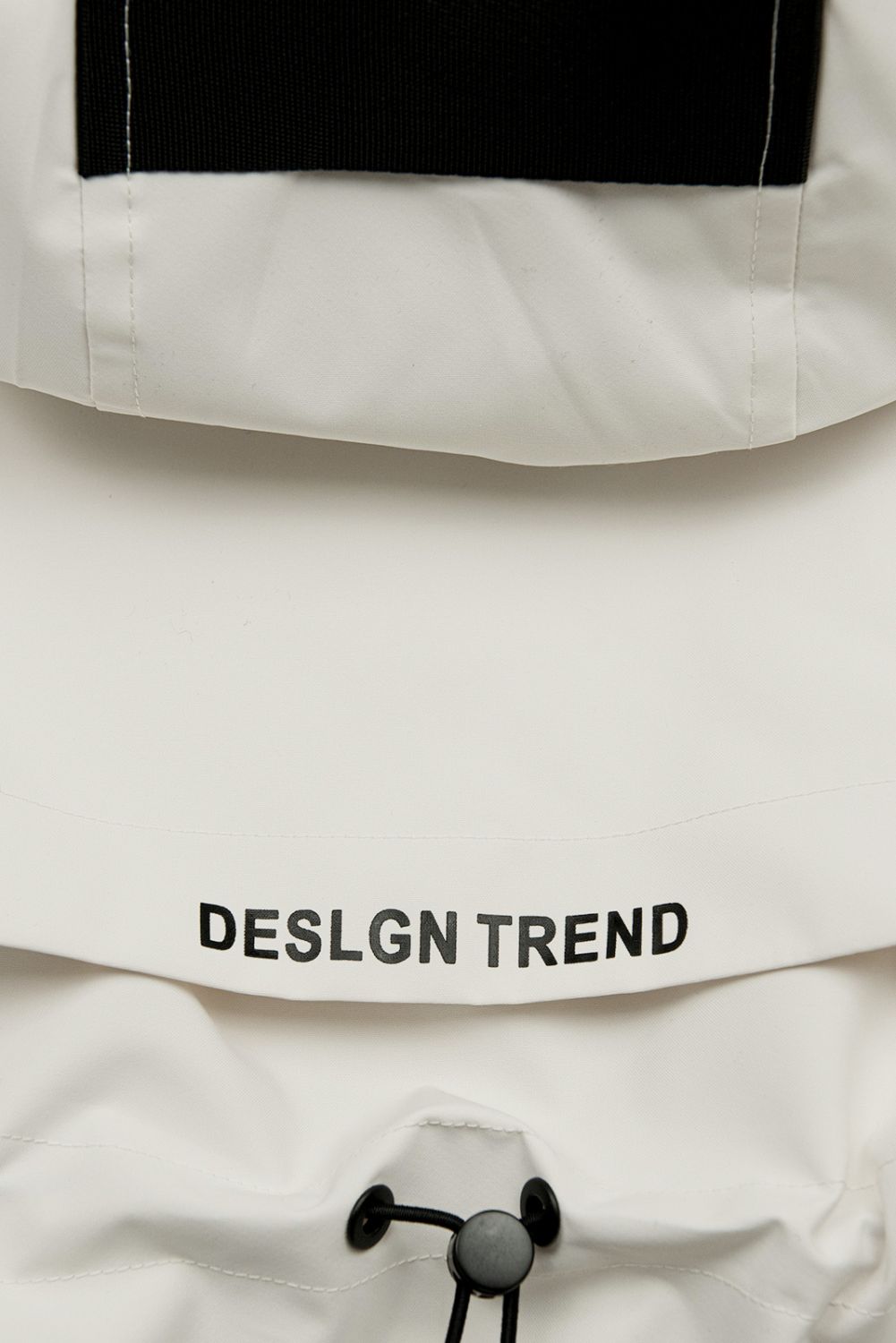 Krémová jarní parka s vysokým límcem