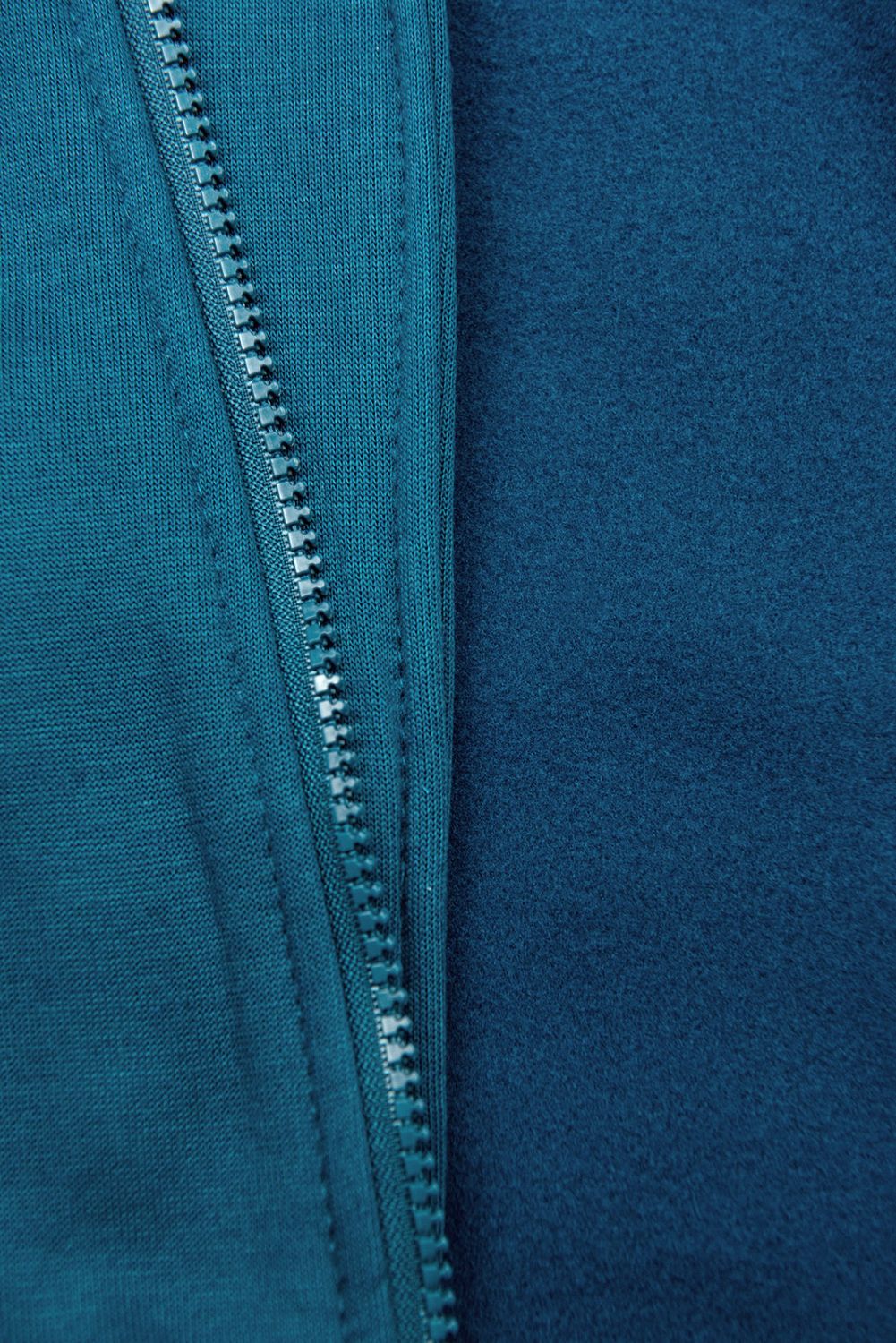 Tyrkysová mikina s barevnou podšívkou v kapuci