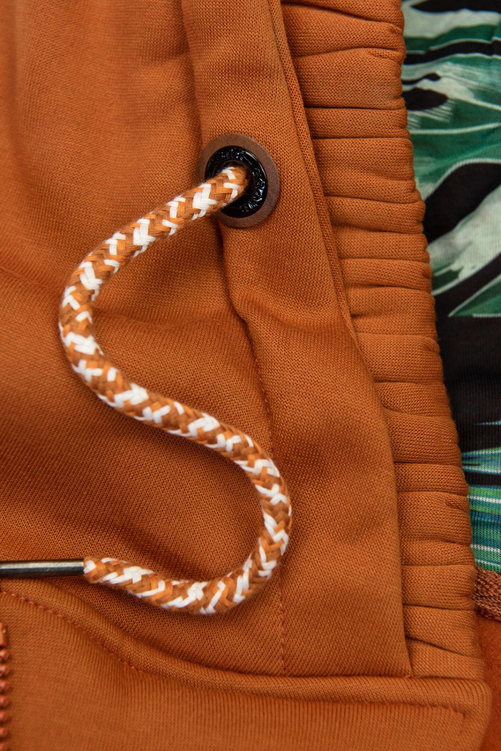 Terakota mikina s barevnou podšívkou v kapuci