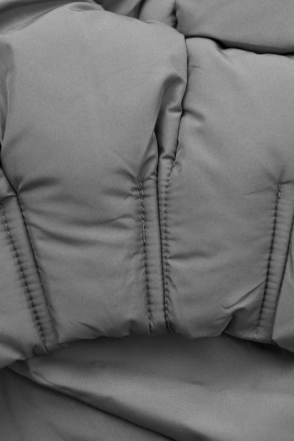 Šedá zimní bunda s kožešinou