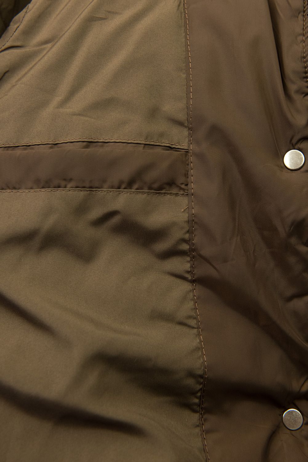 Tmavě hnědá zimní bunda se zateplenou kapucí