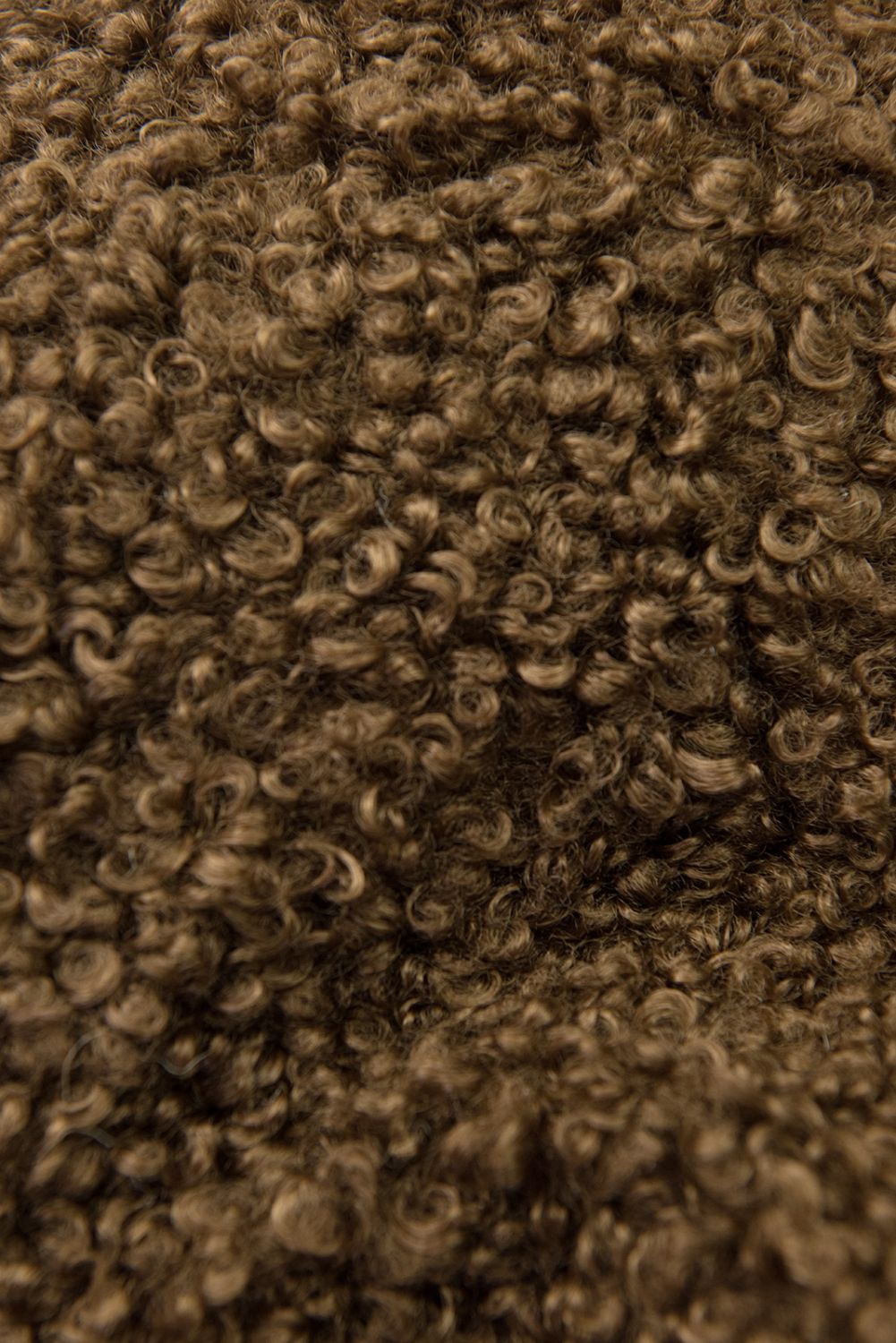 Tmavě hnědá zimní bunda se zateplenou kapucí