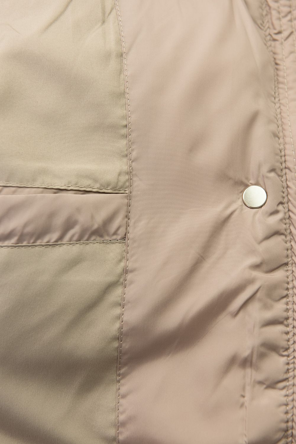 Béžová zimní bunda se zateplenou kapucí