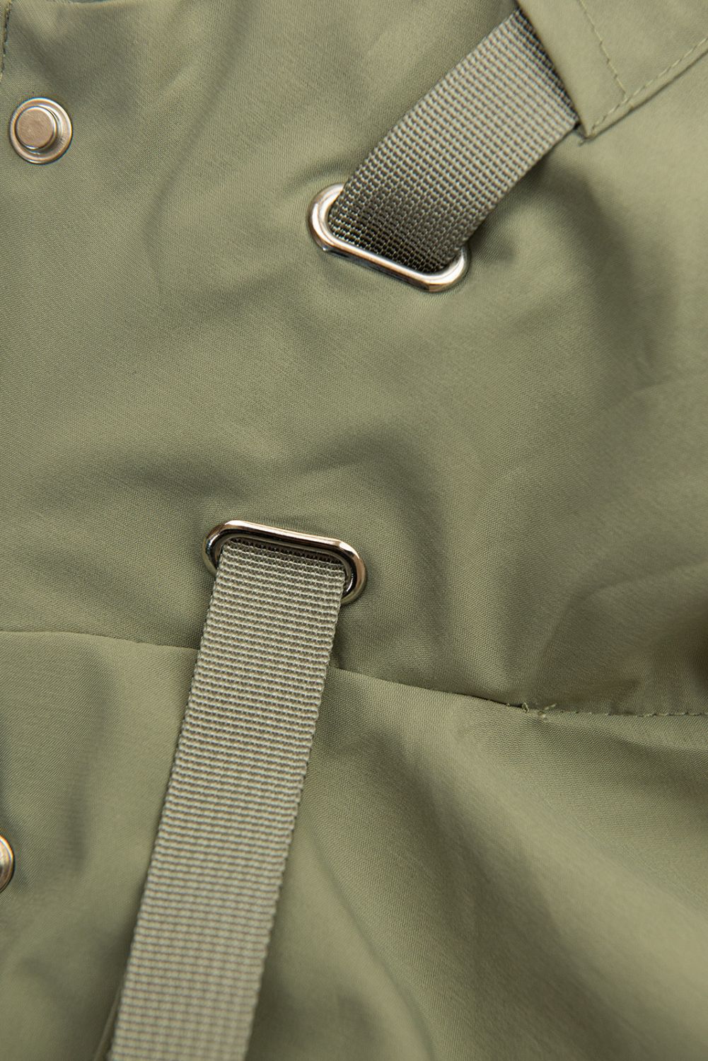 Khakijarní parka s velkou kapucí