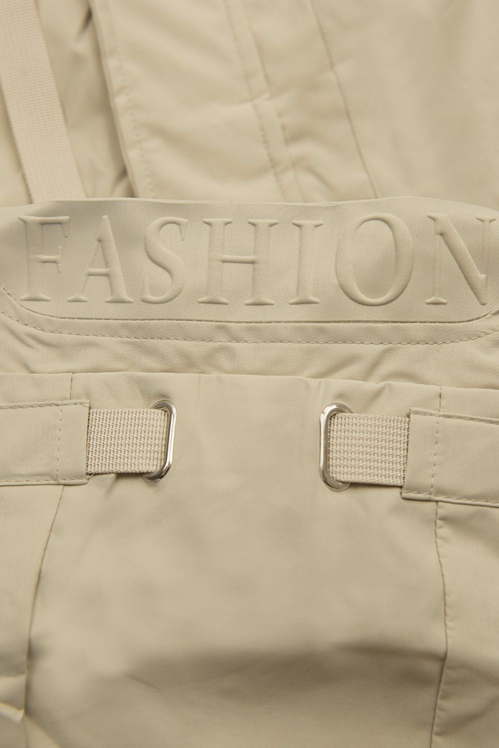 Béžová jarní parka s velkou kapucí