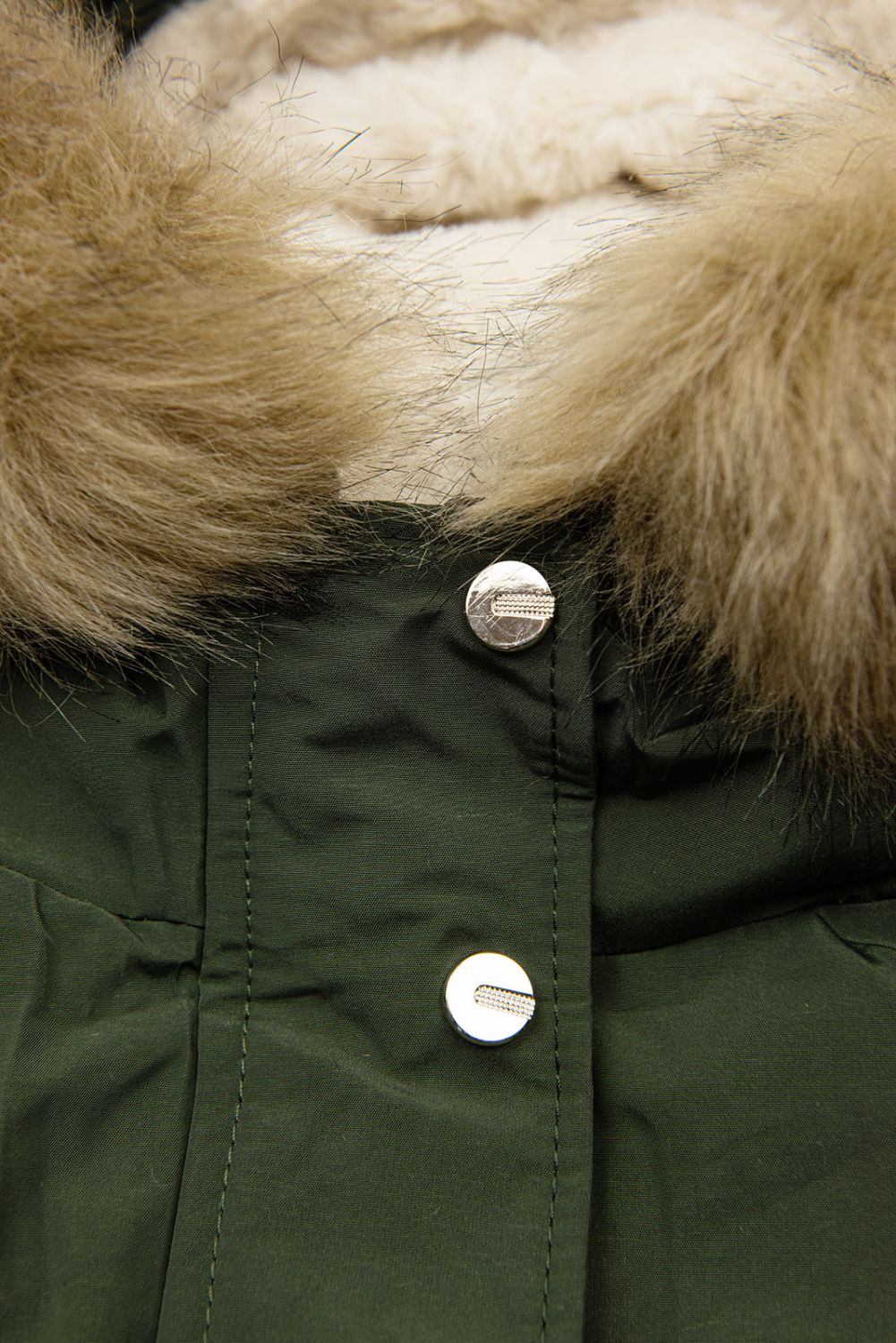 Khaki/krémová zimní parka s odnímatelnou podšívkou