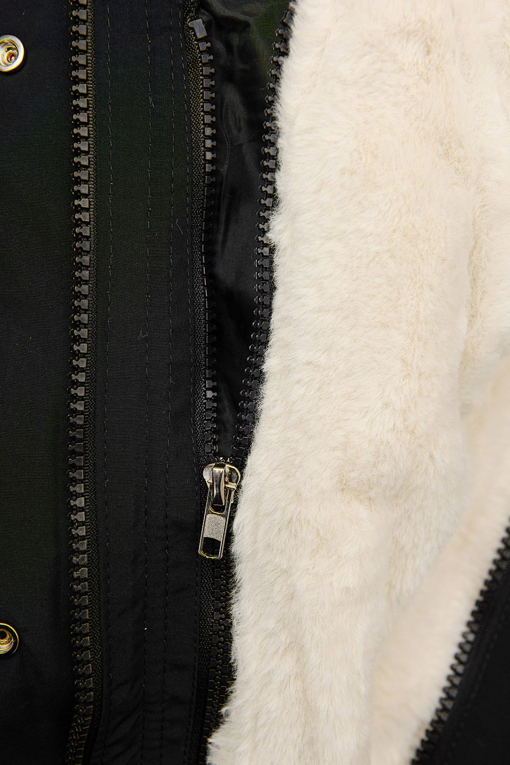 Černo-béžová parka s odnímatelnou plyšovou podšívkou