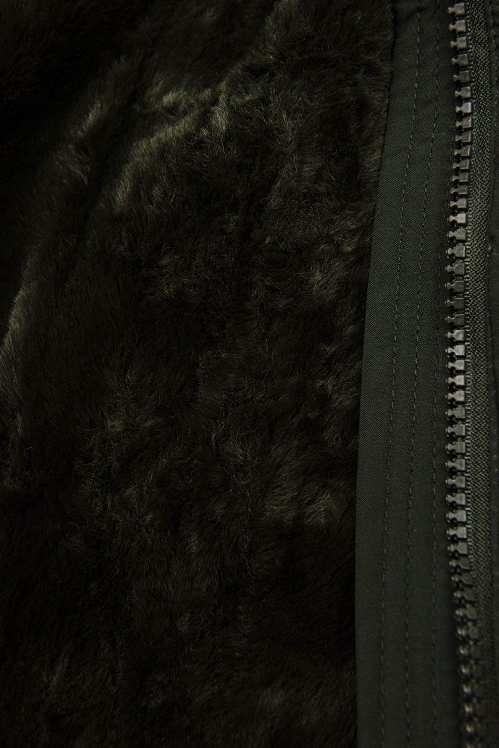 Teplá prošívaná bunda v khaki barvě