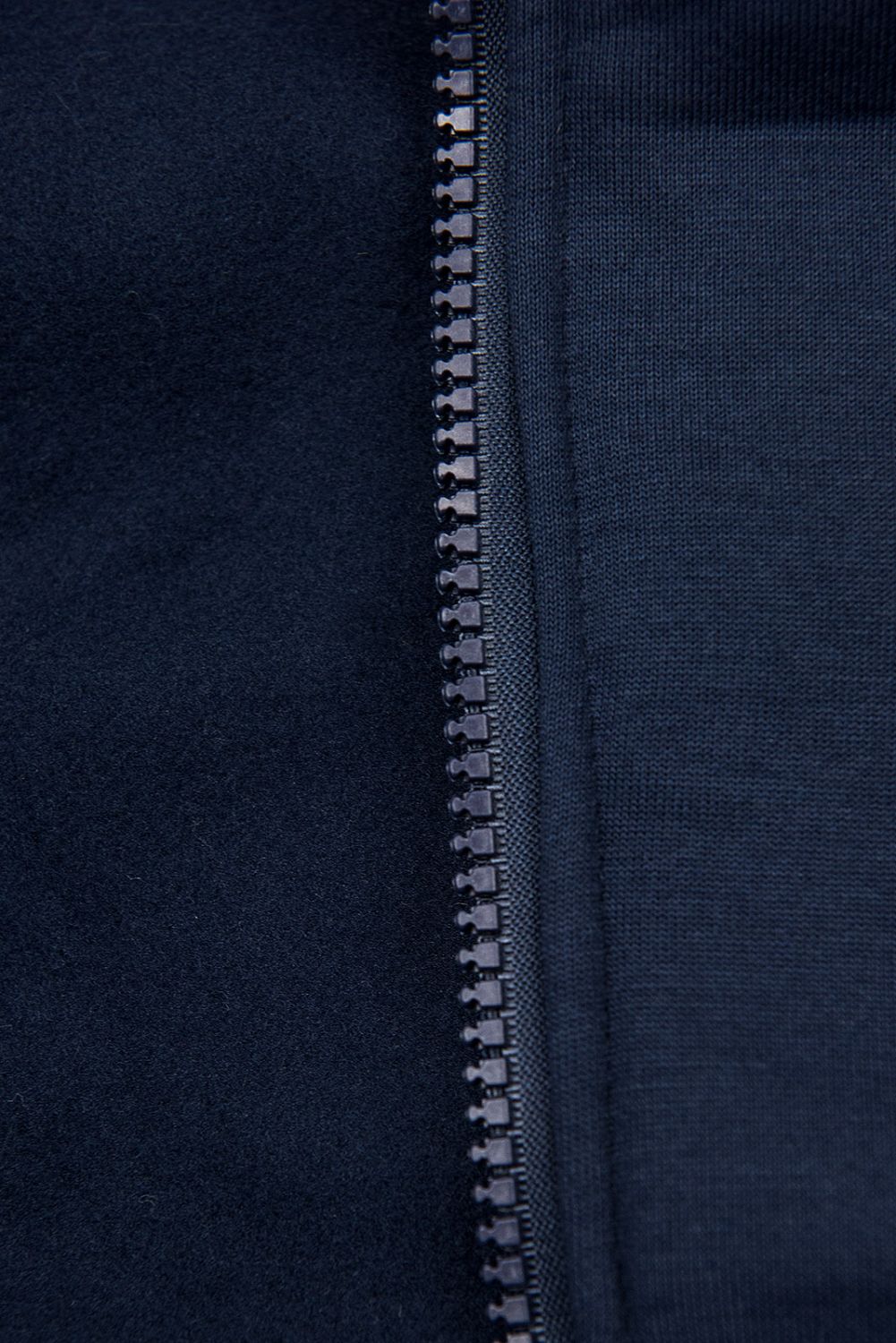 Tmavě modrá mikina s prošívanou kapucí