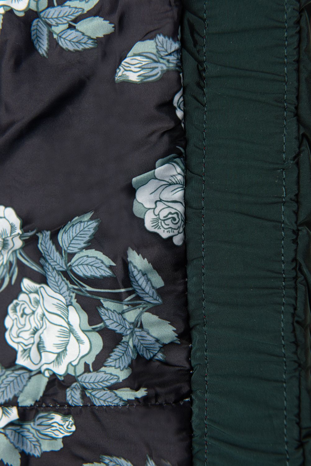 Zelená zimní bunda s květinovou podšívkou