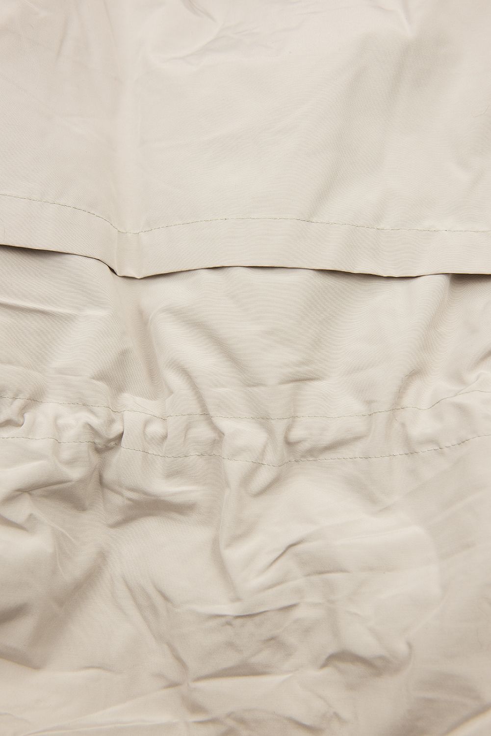 Perlově bílá zimní parka s plyšem a kožešinou