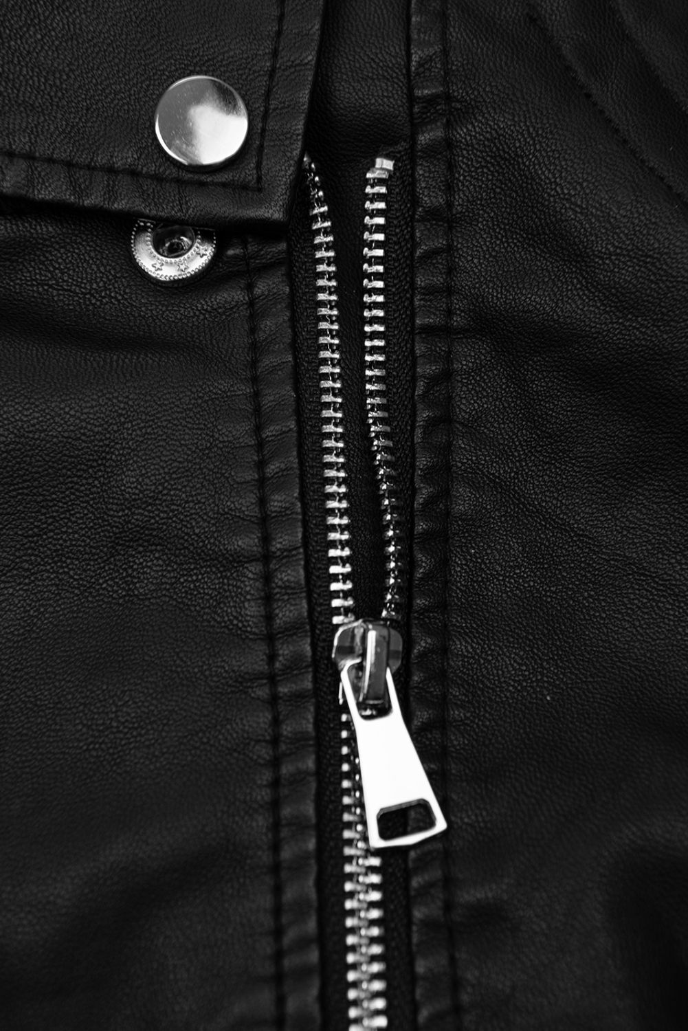 Černá koženková prošívaná bunda