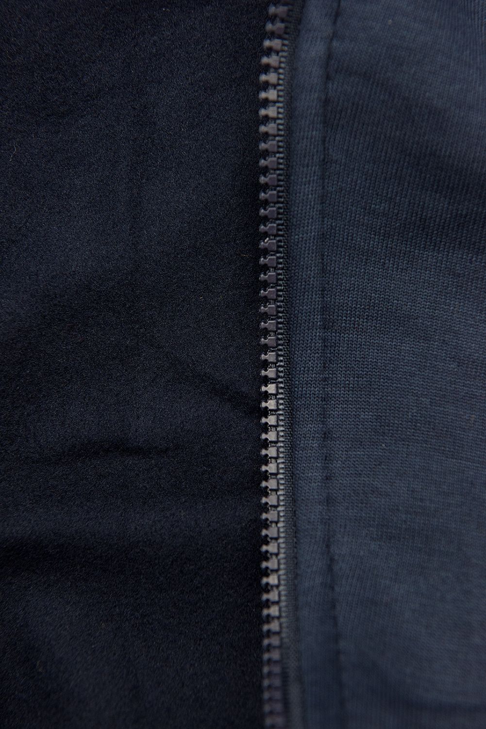 Tmavě modrá mikina s květinovou podšívkou