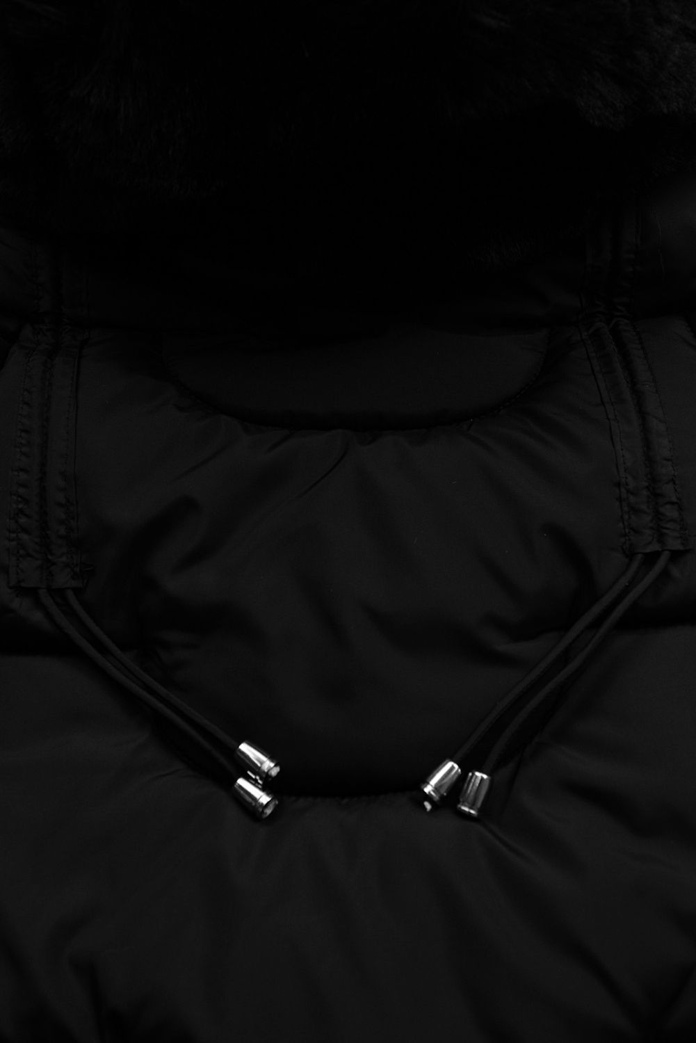 Černá dětská zimní bunda s kapucí