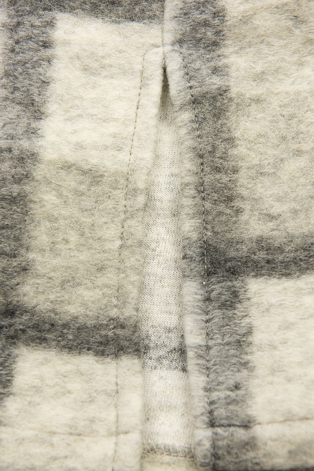 Šedo-bílá košilová bunda