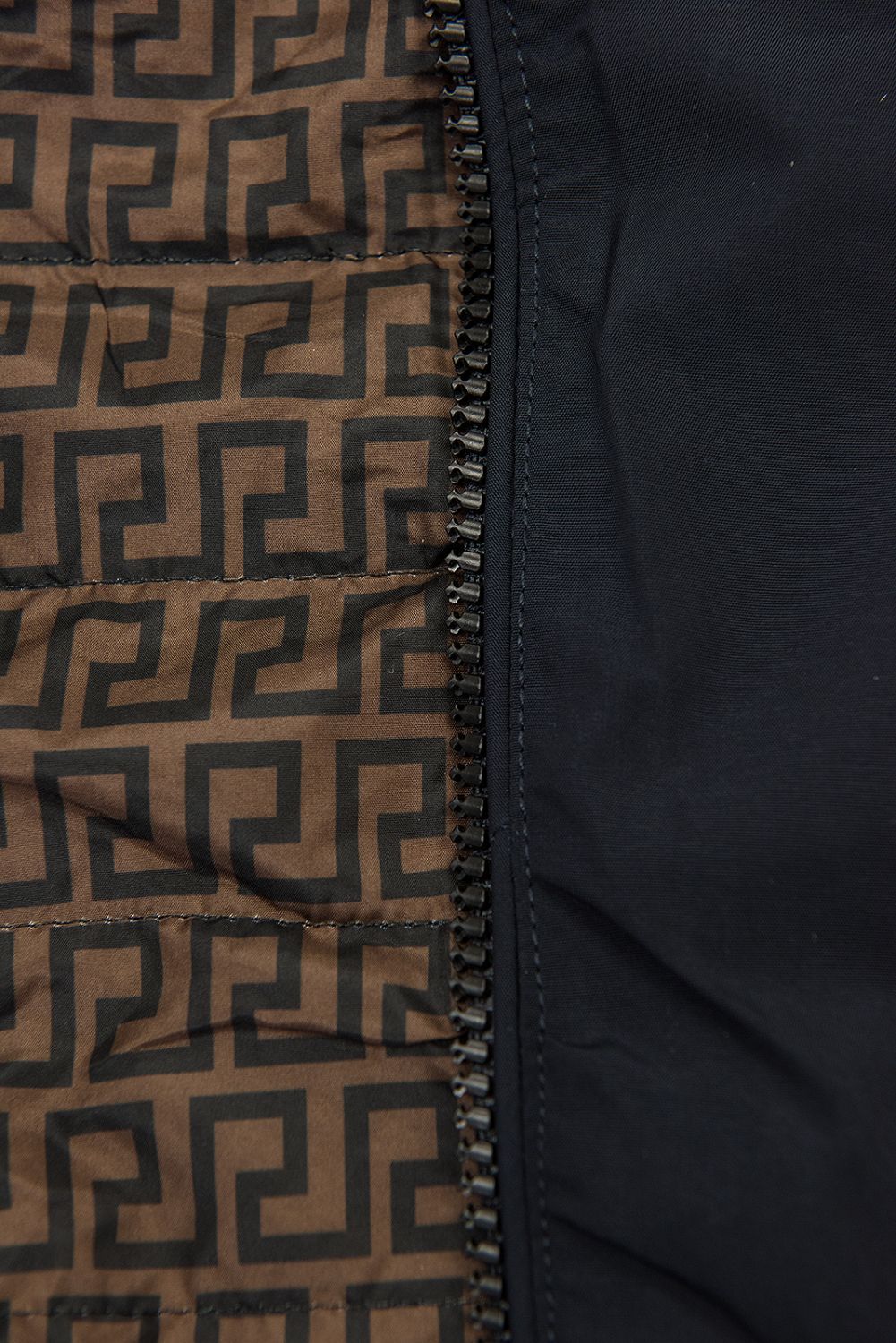 Oboustranná parka se vzorem tmavomodrá/hnědá