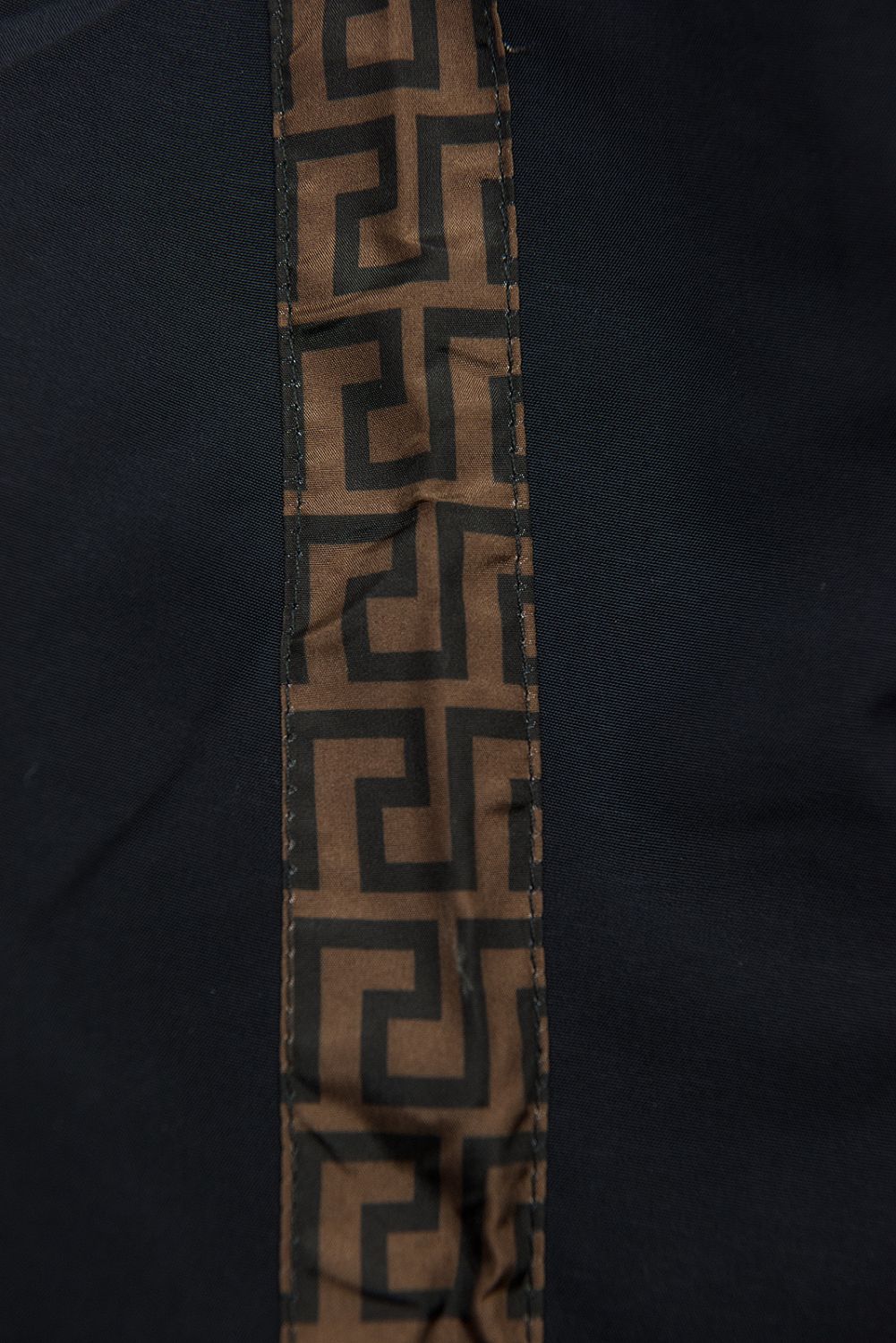 Oboustranná parka se vzorem tmavomodrá/hnědá