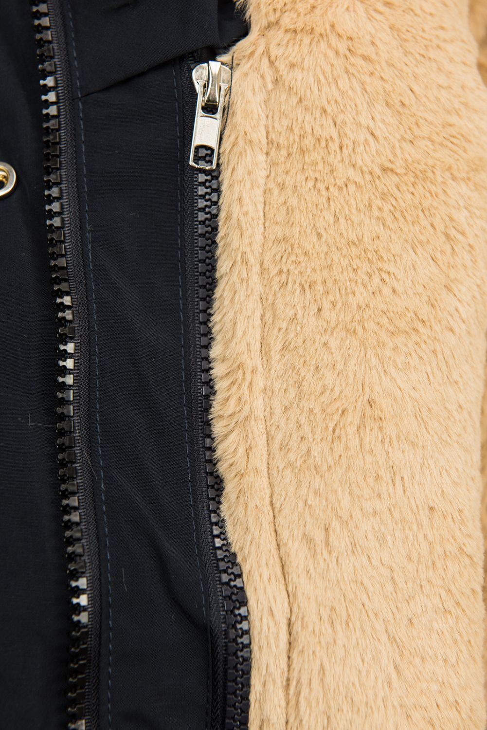 Tmavě modrá parka s odnímatelnou vnitřní podšívkou