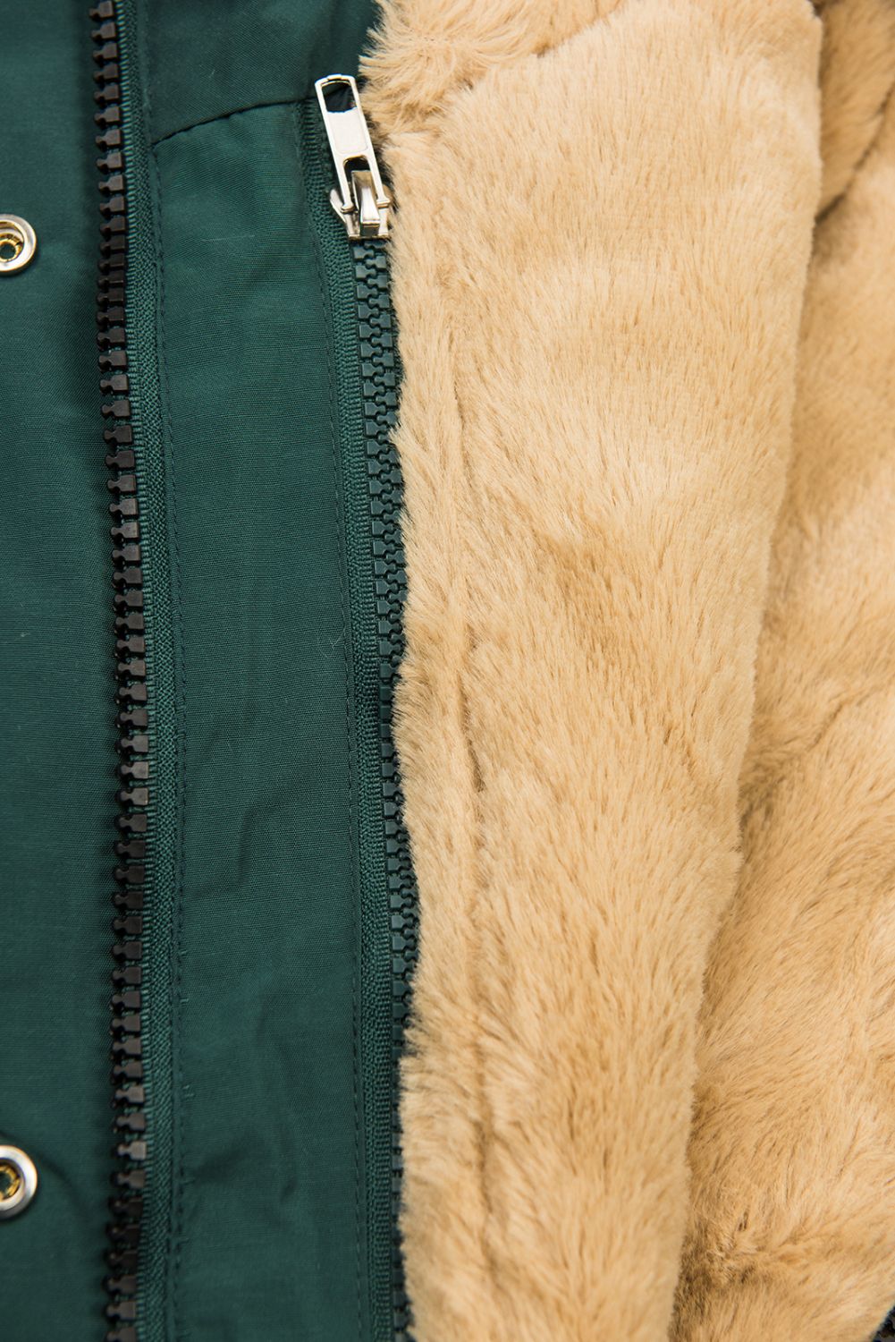 Tmavě zelená parka s odnímatelnou vnitřní podšívkou
