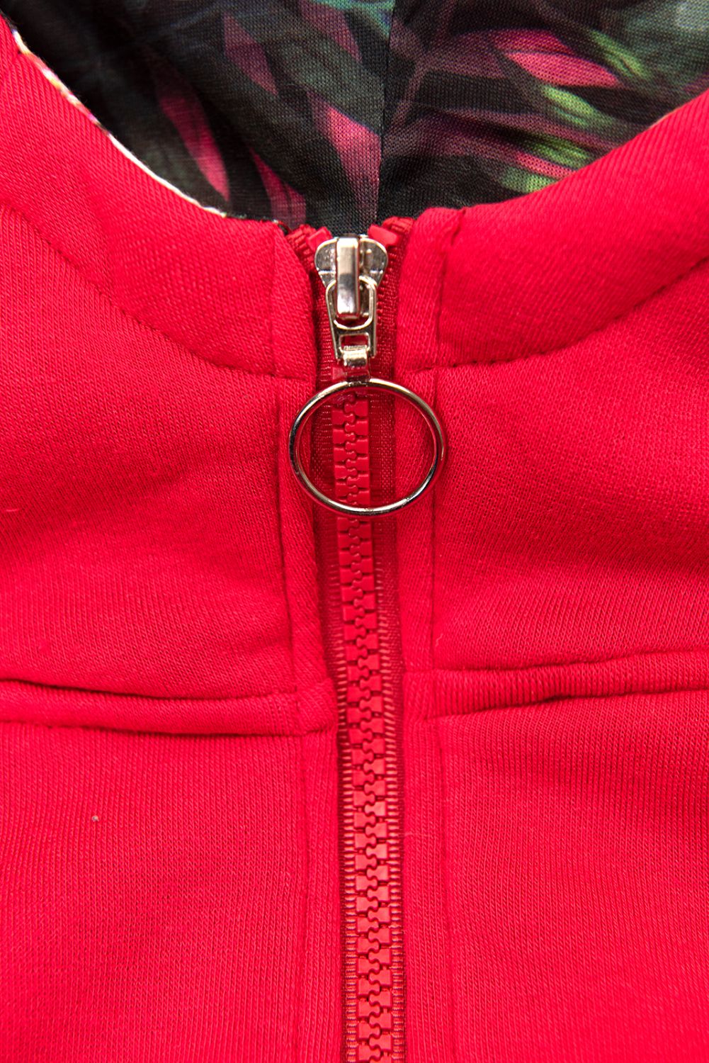 Červená tepláková souprava s květinovou kapucí