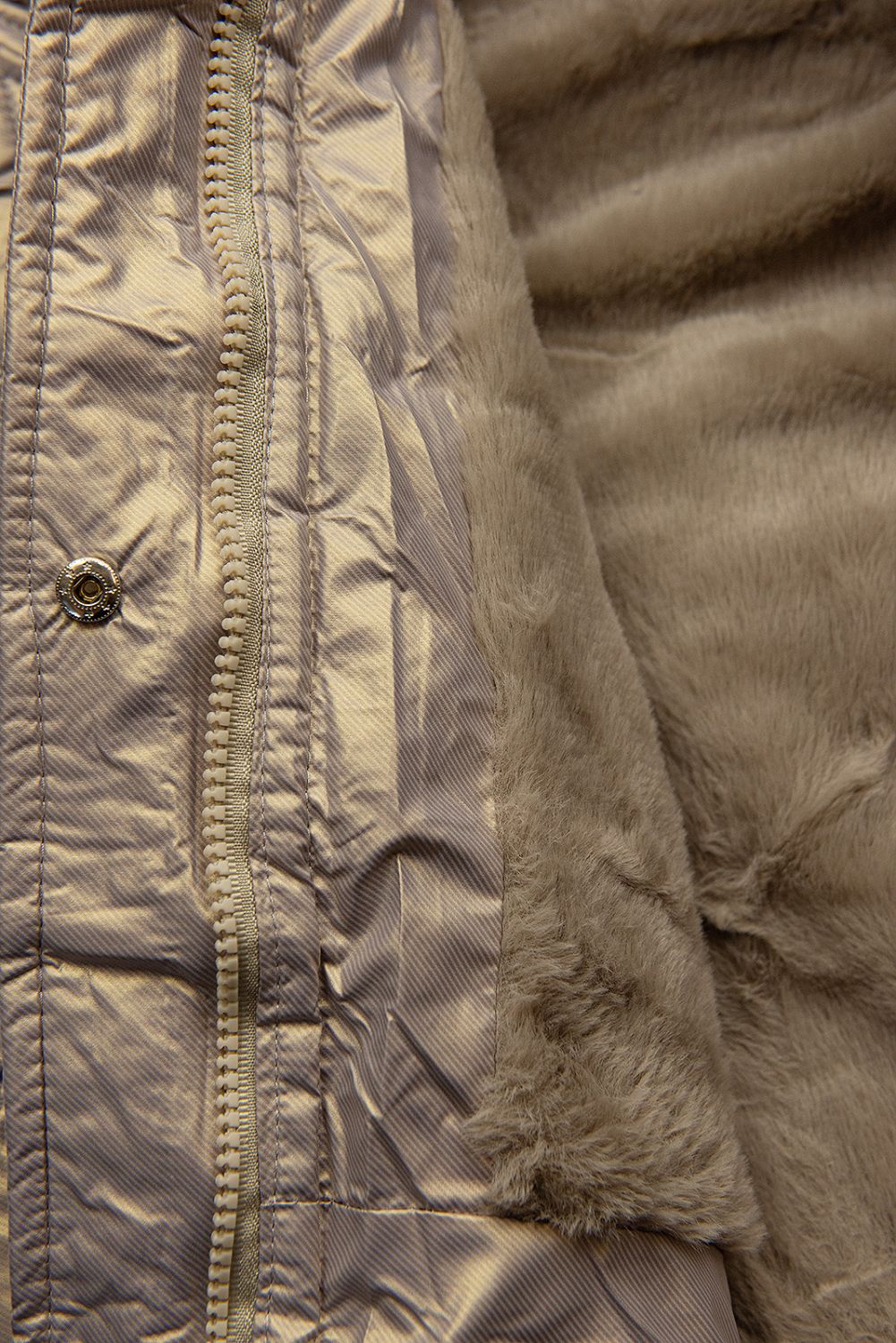 Zimní bunda s kožešinou šampaňská