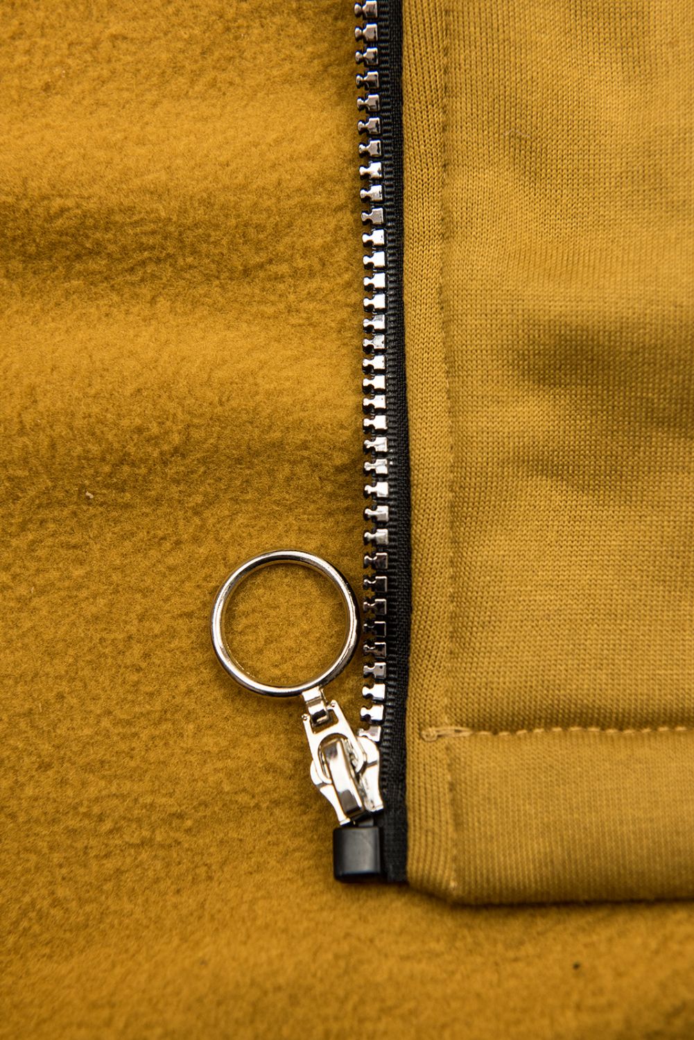 Hořčicová mikina se stahováním v pase