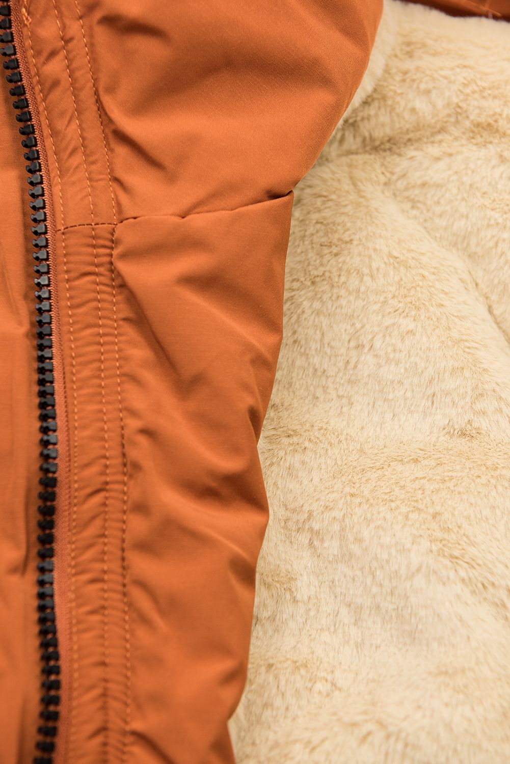 Oranžová zimní parka se zatepleným vnitřkem