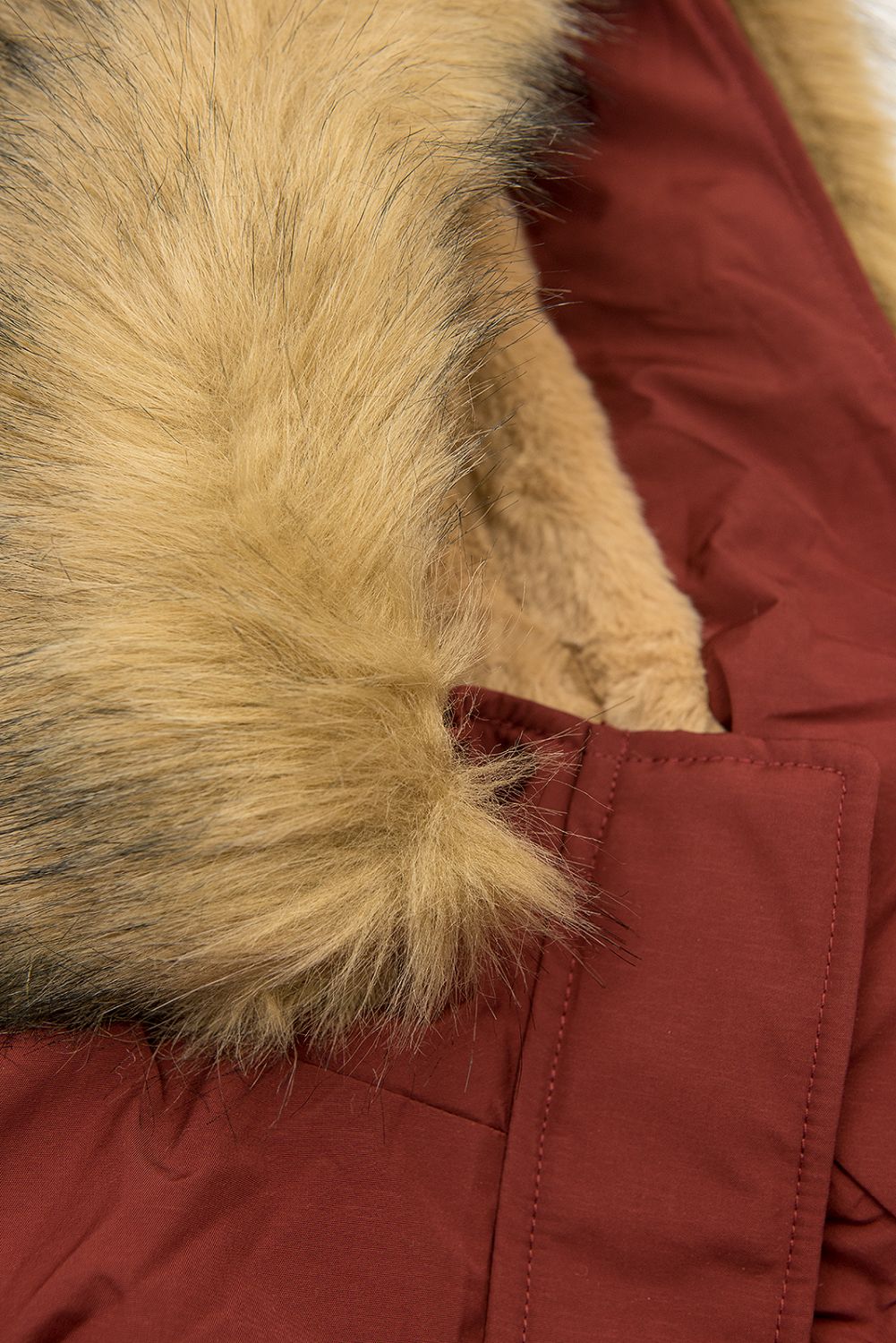 Hnědočervená zimní parka se zatepleným vnitřkem
