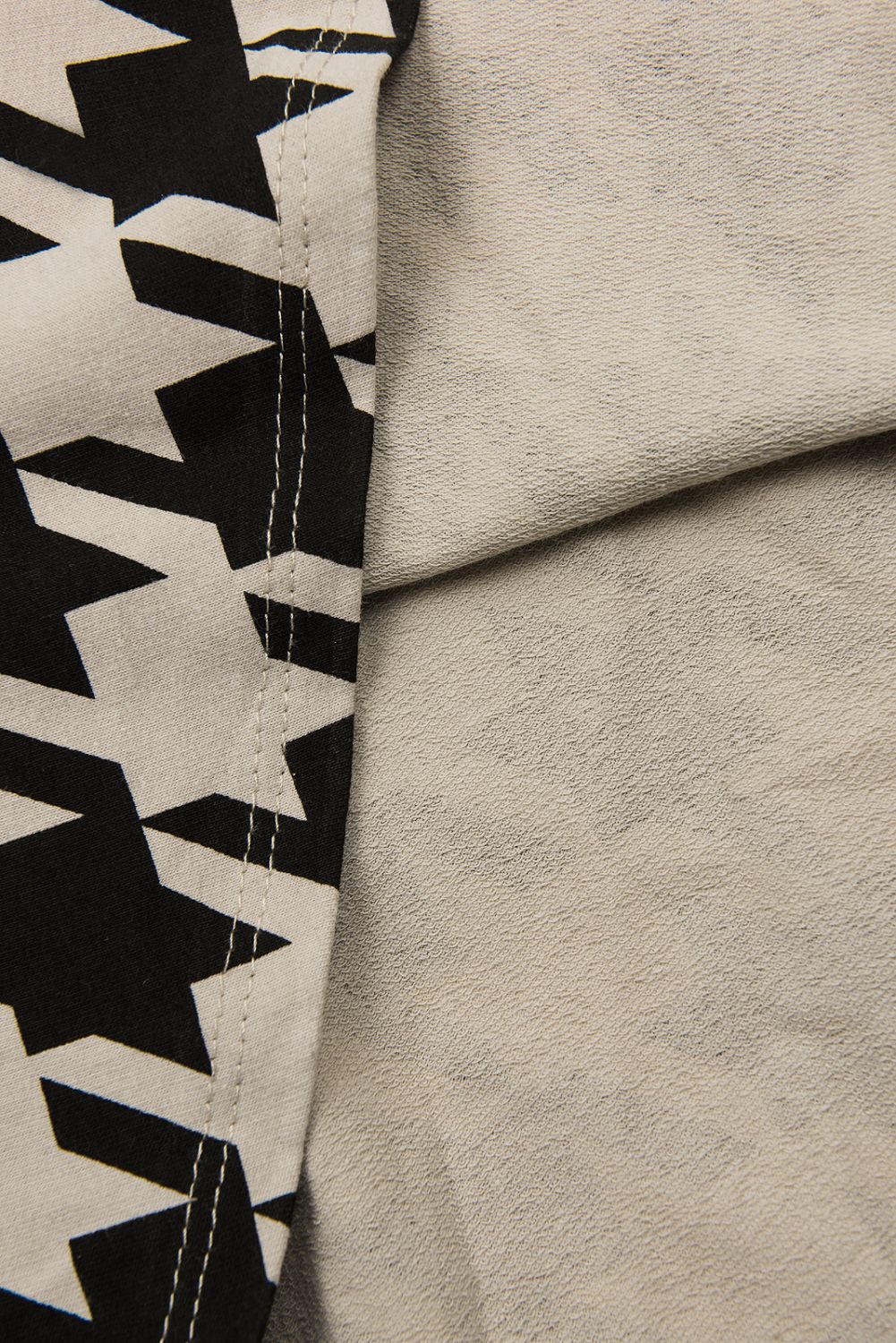 Béžové maxi šaty s pepito vzorem