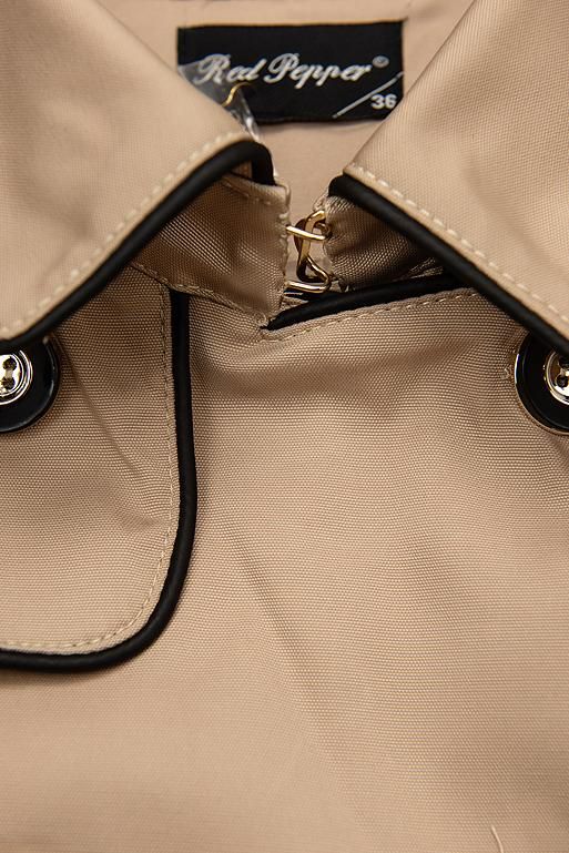 Béžový trenčkot s koženkovými detaily