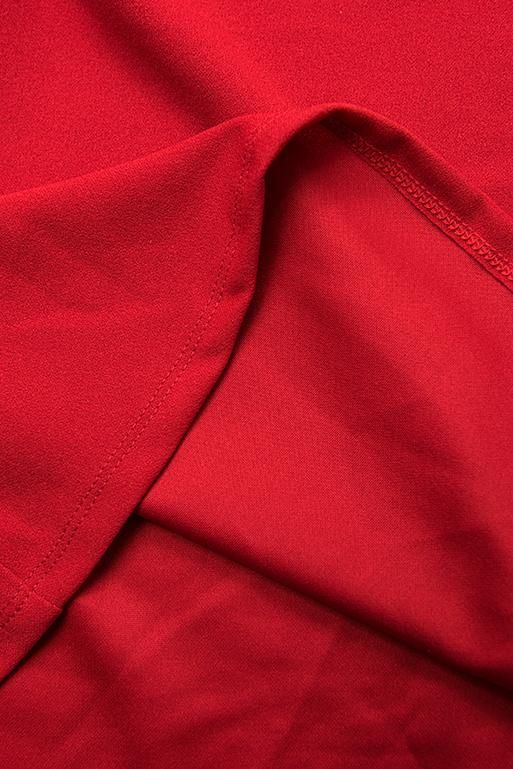 Červené elegantní šaty v A-střihu