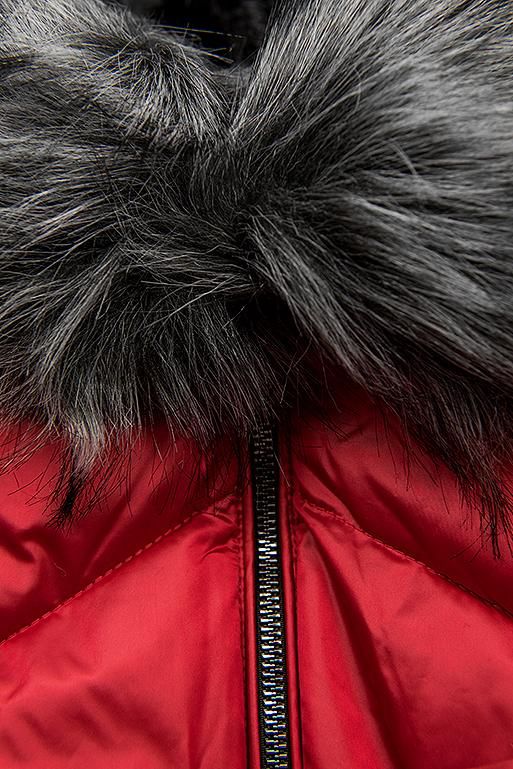 Červená lesklá prošívaná bunda na zimu