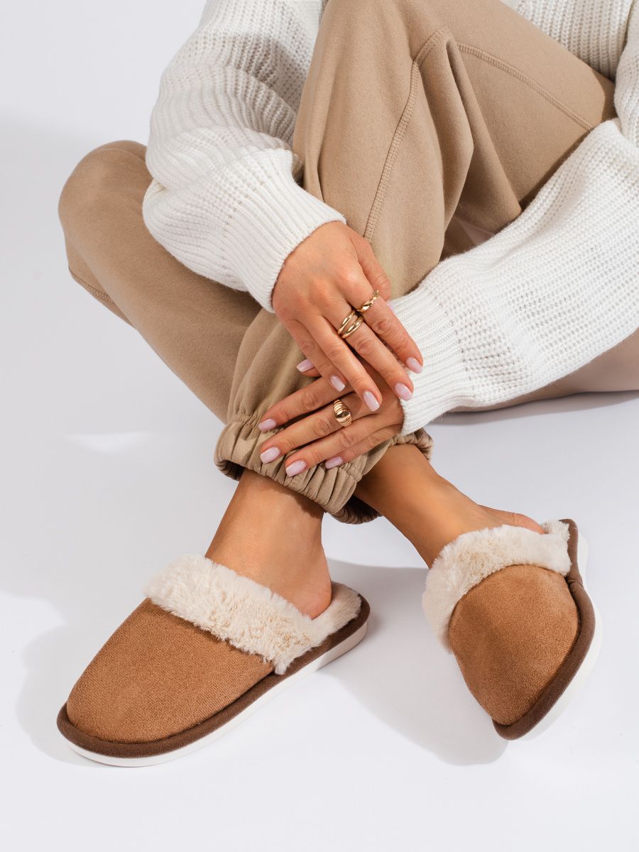 Hnédé dámské domácí pantofle