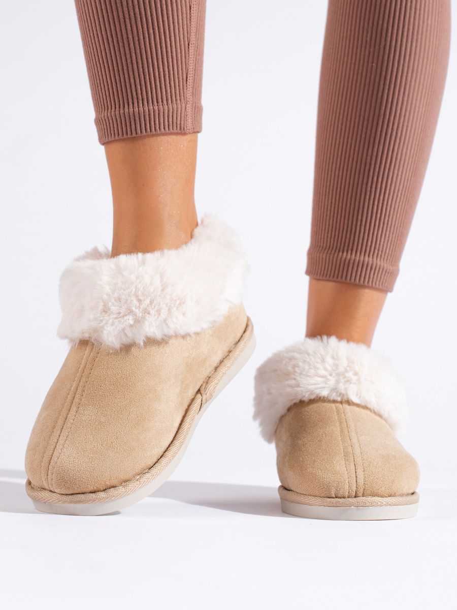 Béžové papuče s umělým kožíškem
