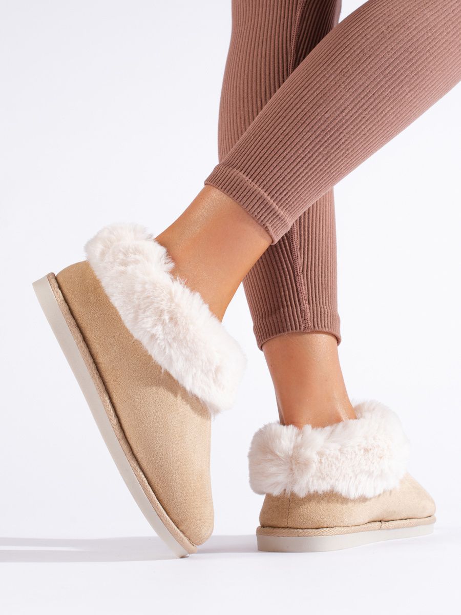 Béžové papuče s umělým kožíškem
