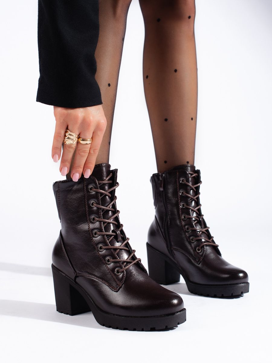 Hnědé šněrovací boty na podpatku