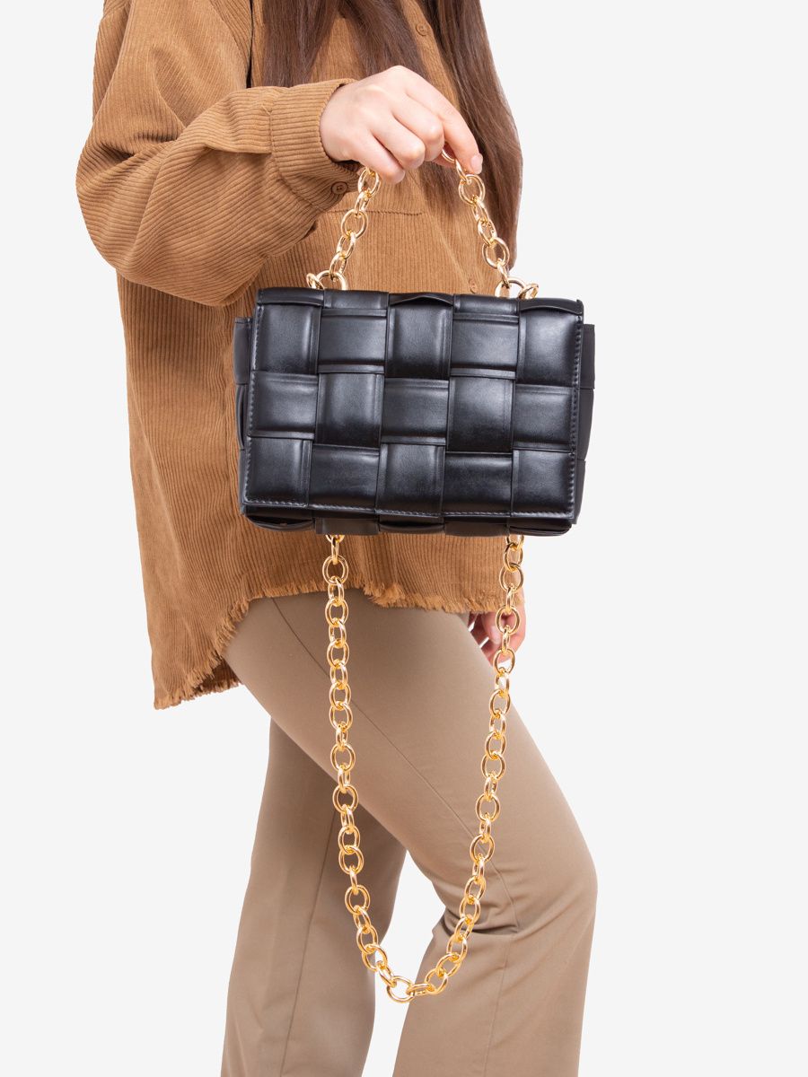 Černá kabelka se zlatým řetízkem MILLY