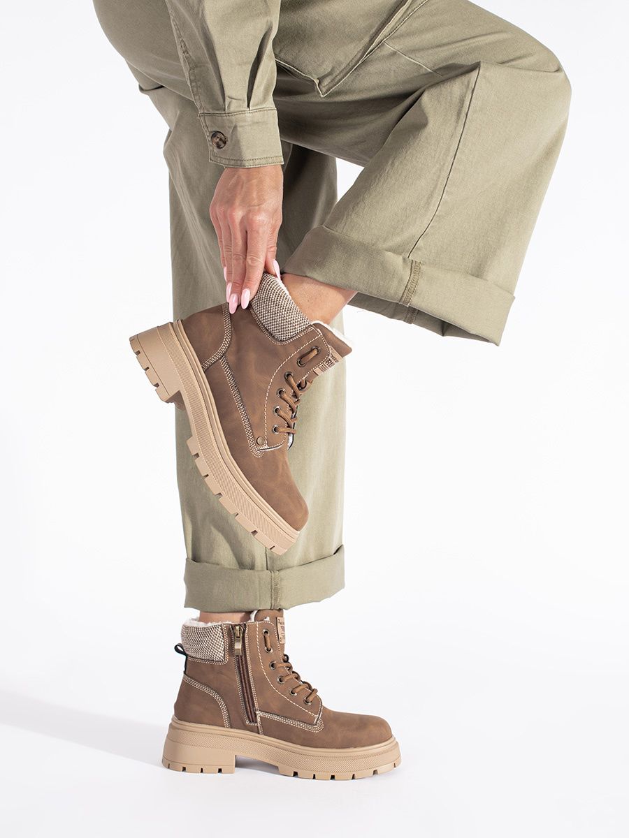 Hnědé zateplené dámské boty