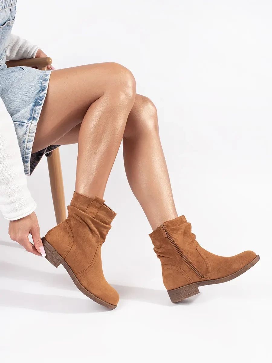 Dámské hnědé kotníkové boty ve stylu kovbojek