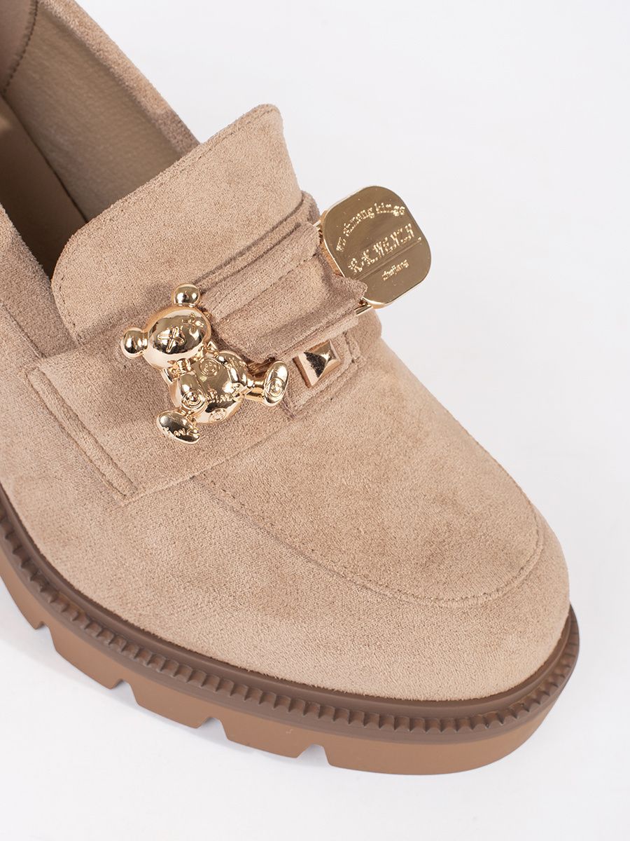 Béžové dámské polobotky na podpatku s kovovým zdobením