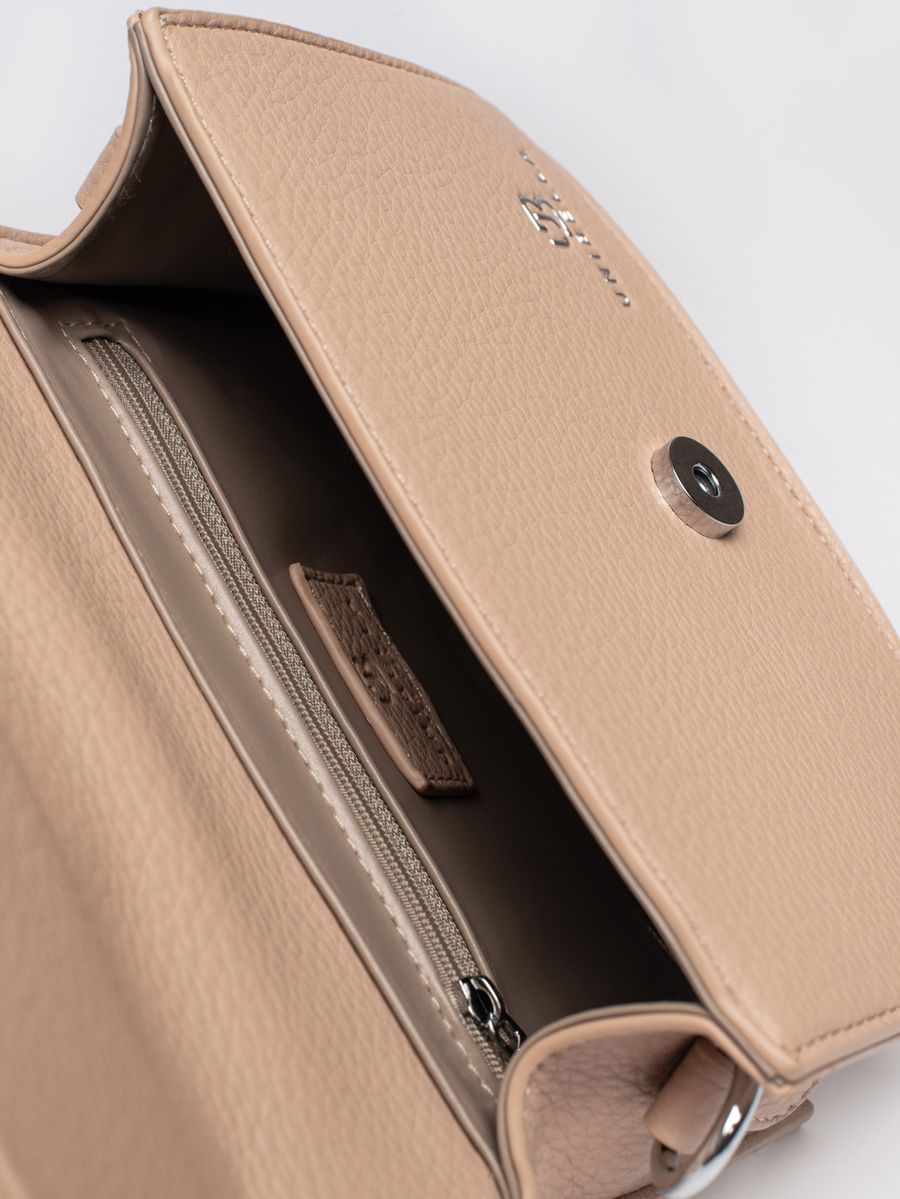 Malá béžová kabelka s rukojetí