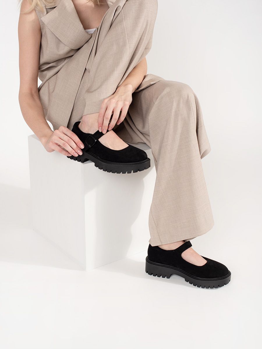 Černé semišové polobotky na platformě