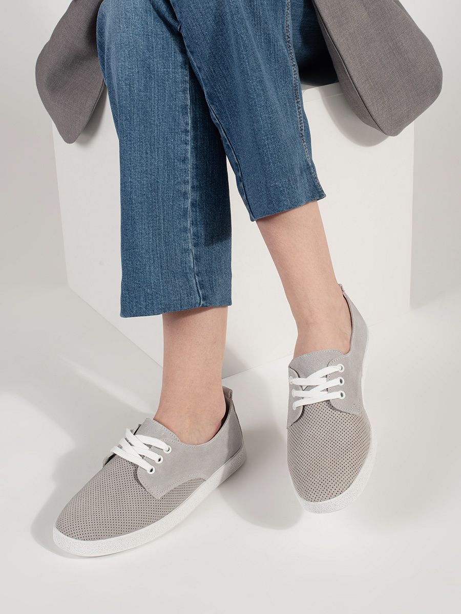 Šedé kožené tenisky s perforací
