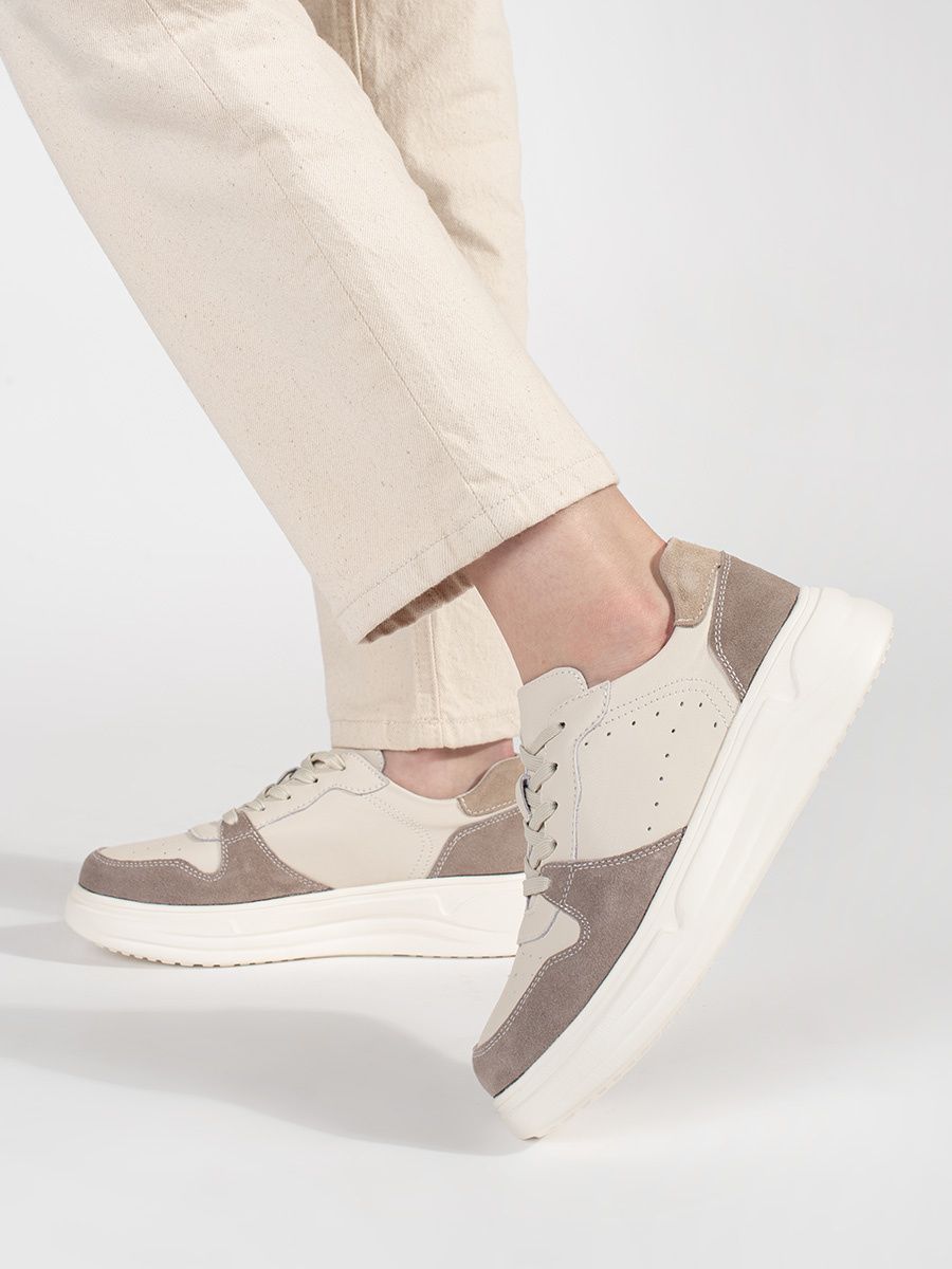 Béžové kožené sneakersy na platformě