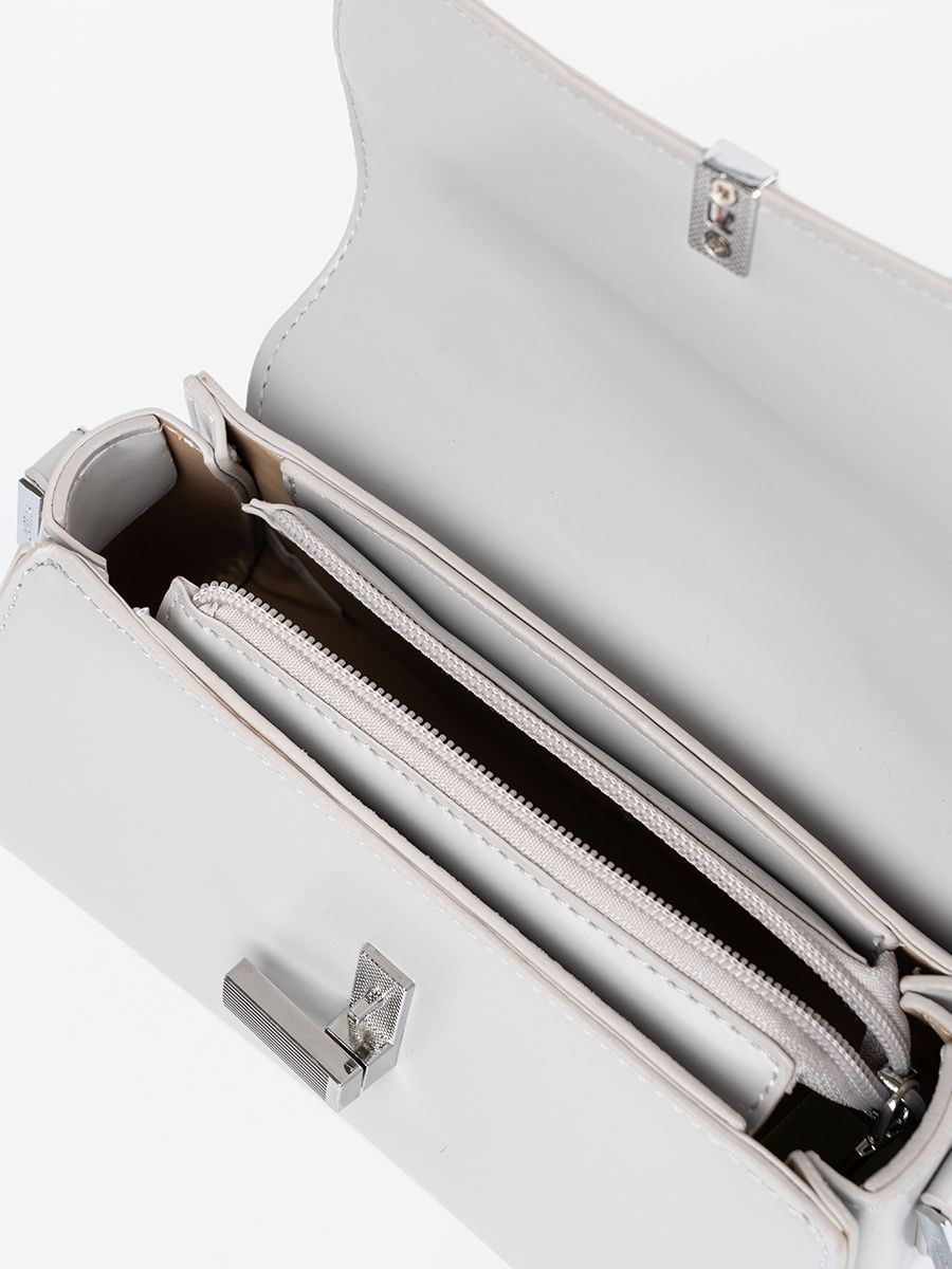 Šedá malá kabelka s rukojetí