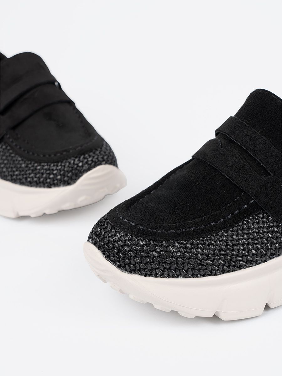 Černé polobotky na hrubé podrážce