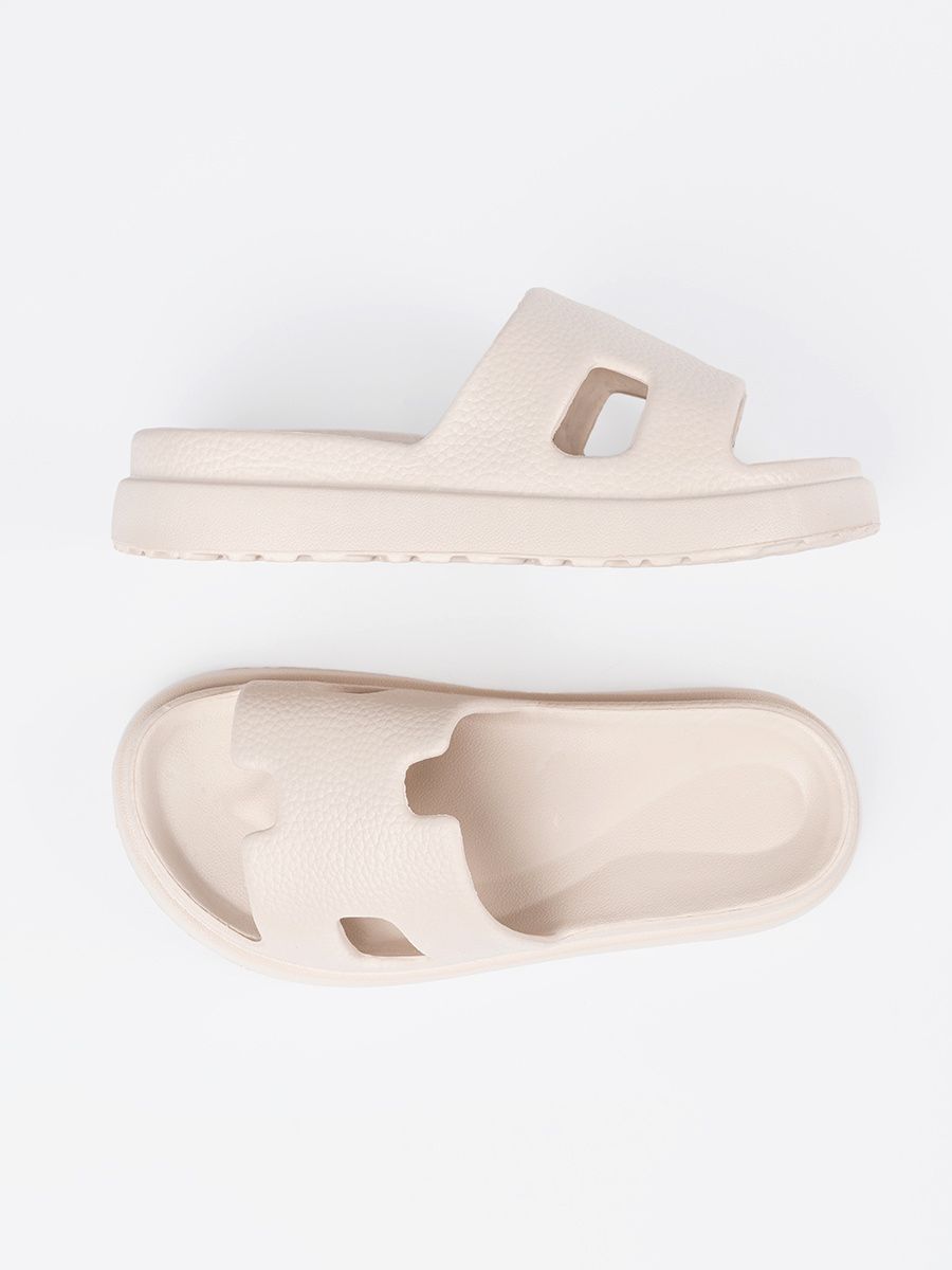 Béžové pantofle na platformě