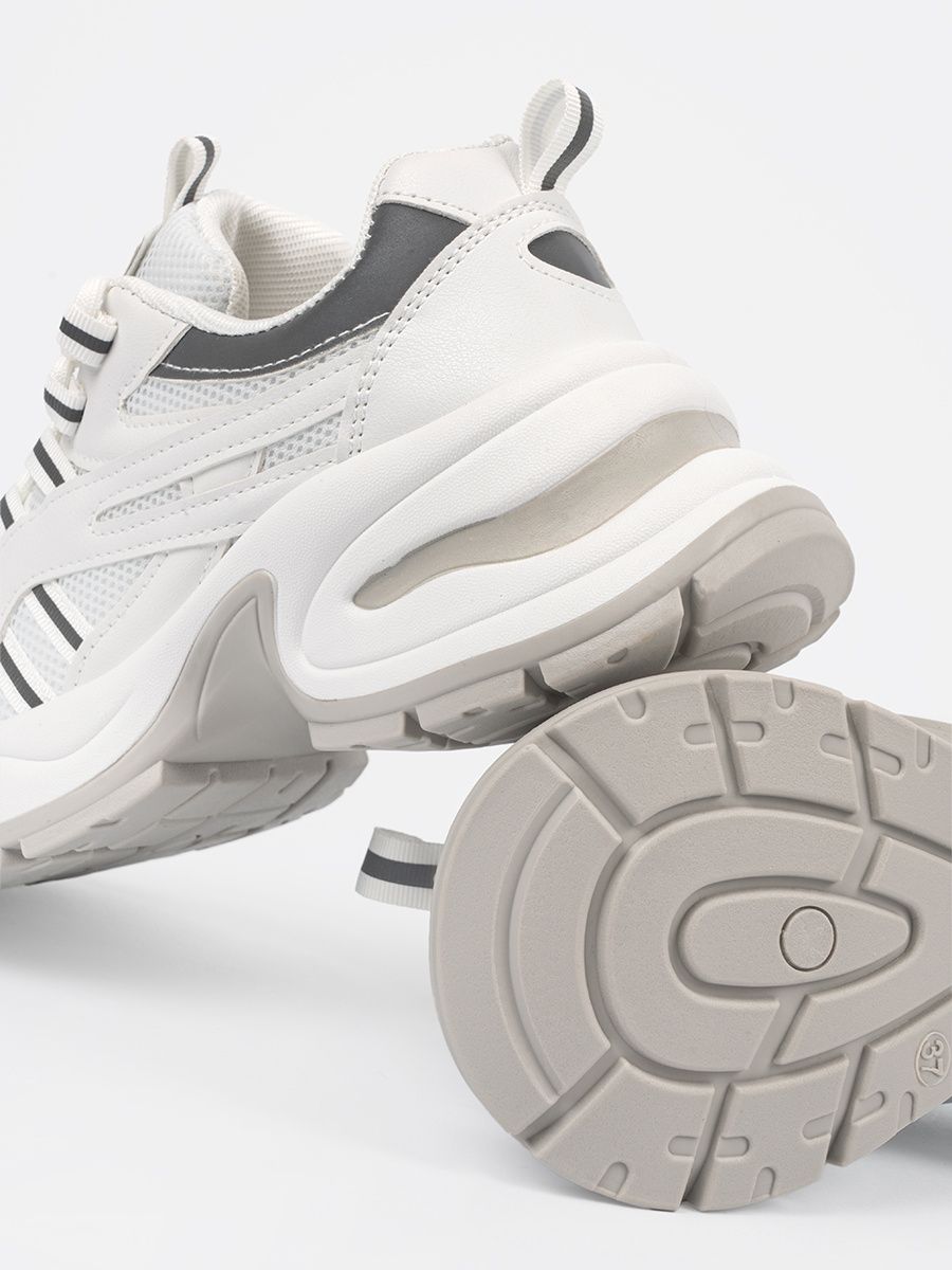 Bílé dámské tenisky na platformě