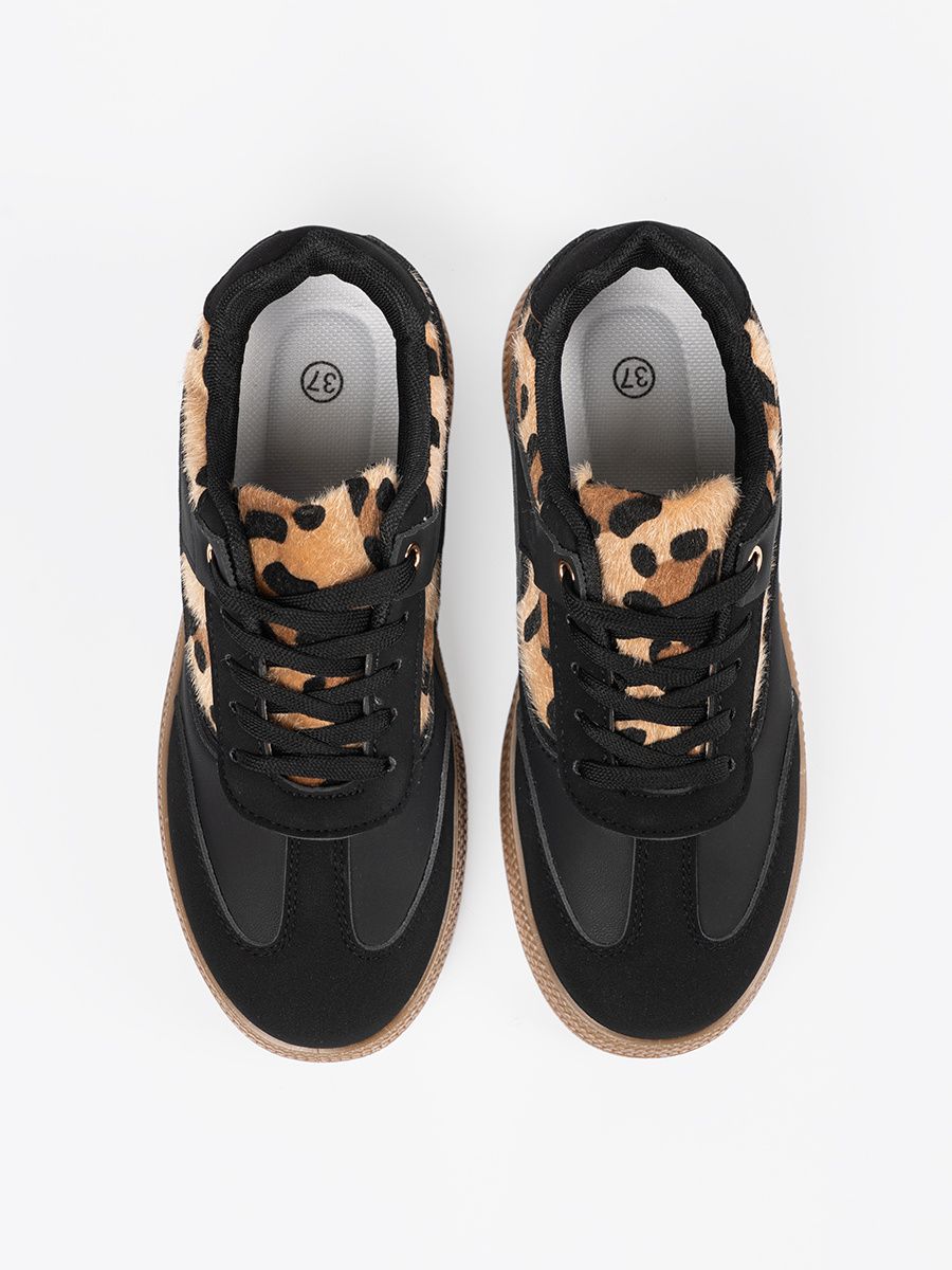 Dámské černé sneakersy s animal detaily