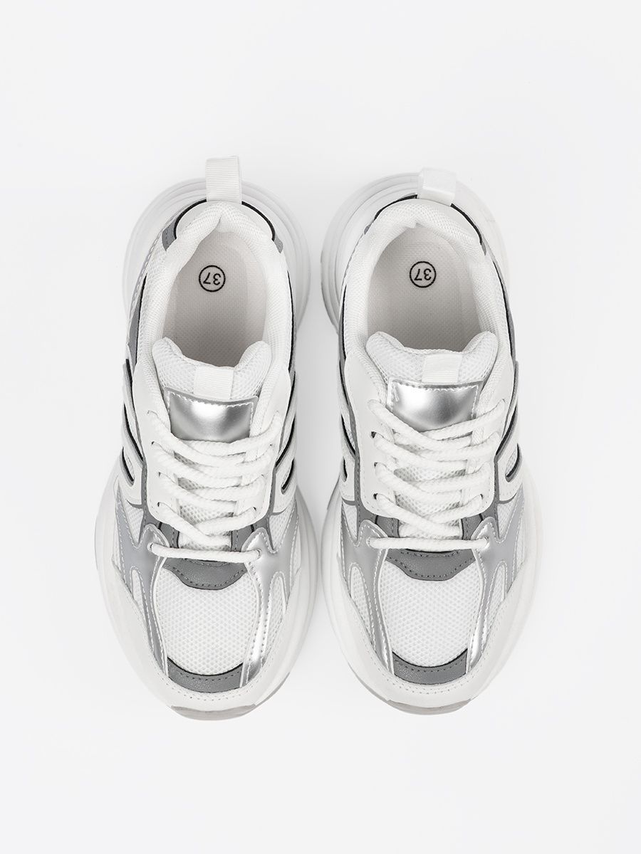 Bílé dámské sneakersy se stříbrnými detaily